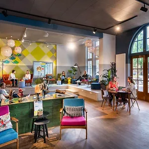 stayokay-amsterdam-zeeburg.amsterdamhotelsnl.com/